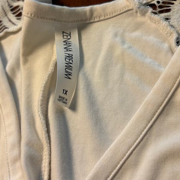 Zenana Premium White Top Size 1X - Picture 2 of 5